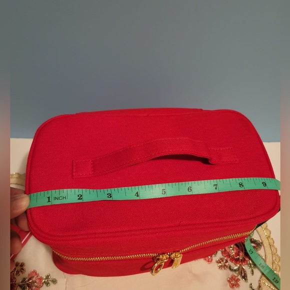 CAROLINA HERRERA BIG MAKE UP BAG - Picture 9 of 9